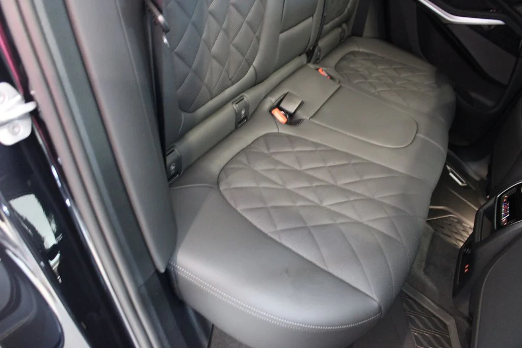 New 2026 Carbon Black Metallic BMW xDrive40i image 23