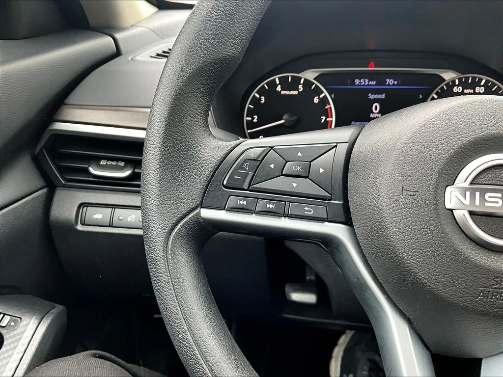 Used 2025 Gray Nissan 2.5 SV image 13