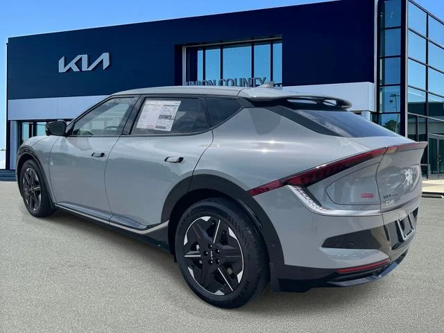 New 2026 Gray Kia Wind image 4