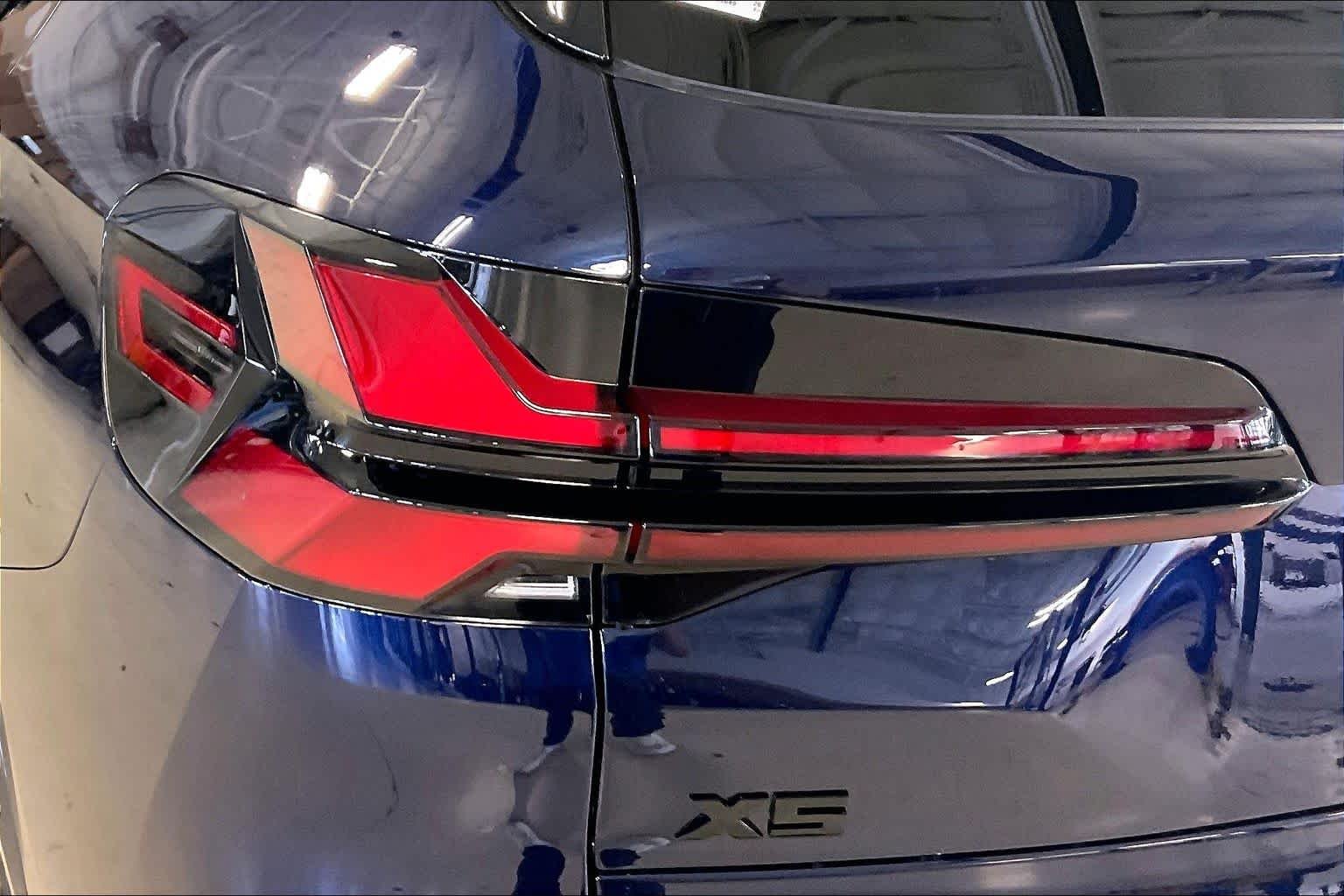 New 2026 Tanzanite Blue II Metallic BMW M60i image 14