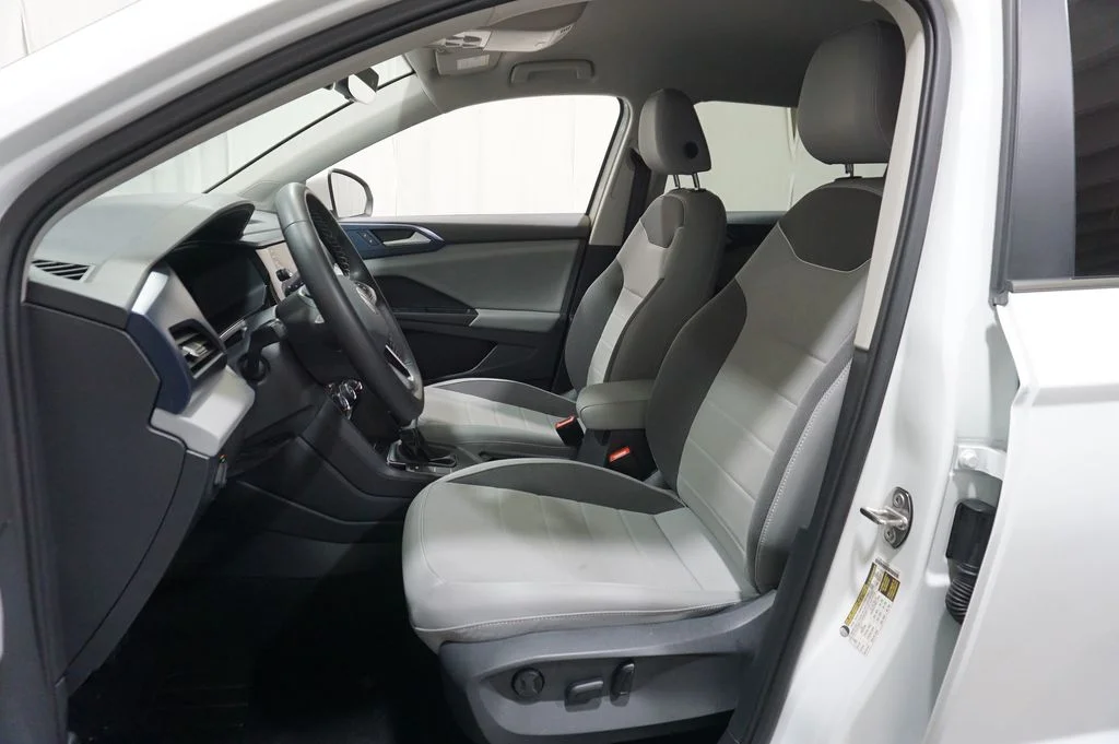 Certified Used 2023 White Volkswagen 1.5T SE image 10