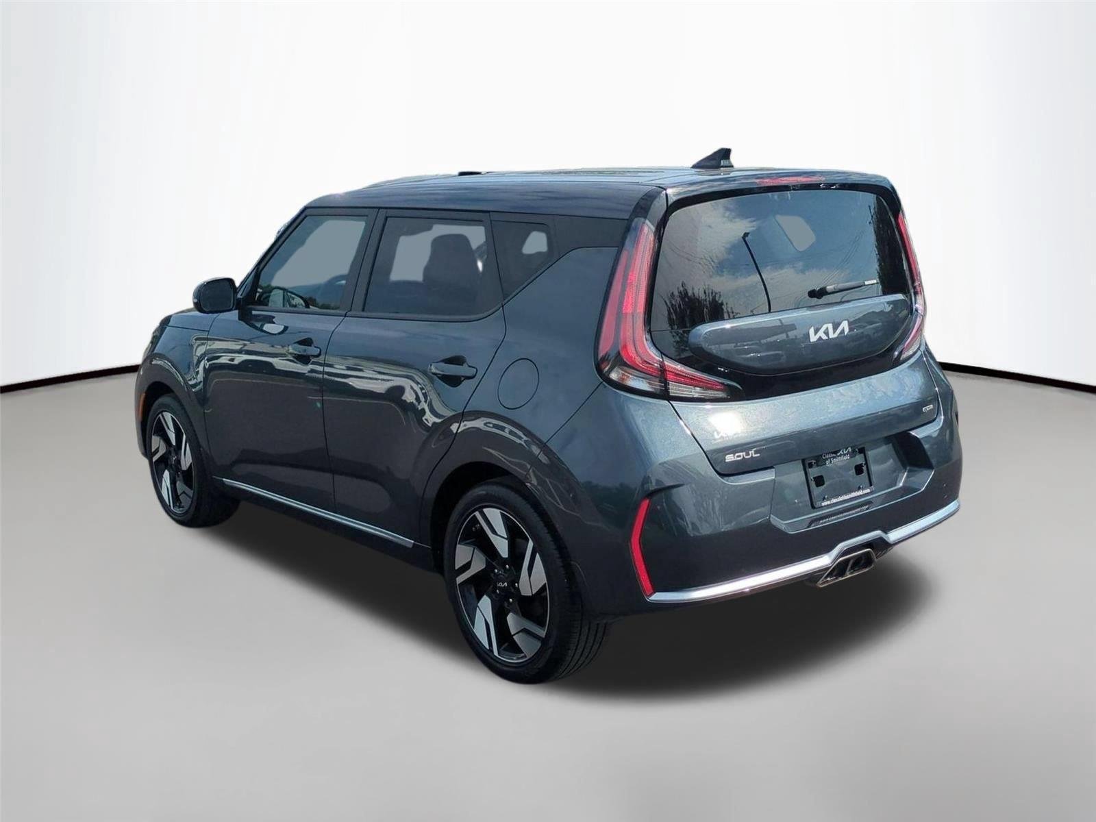 Used 2025 Gravity Gray Kia GT-Line image 3