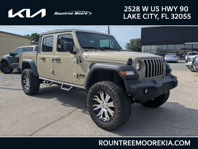 2020 Jeep Gladiator Sport S's photo