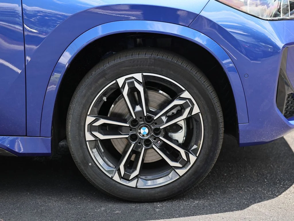 New 2026 Portimao Blue Metallic BMW xDrive28i image 5