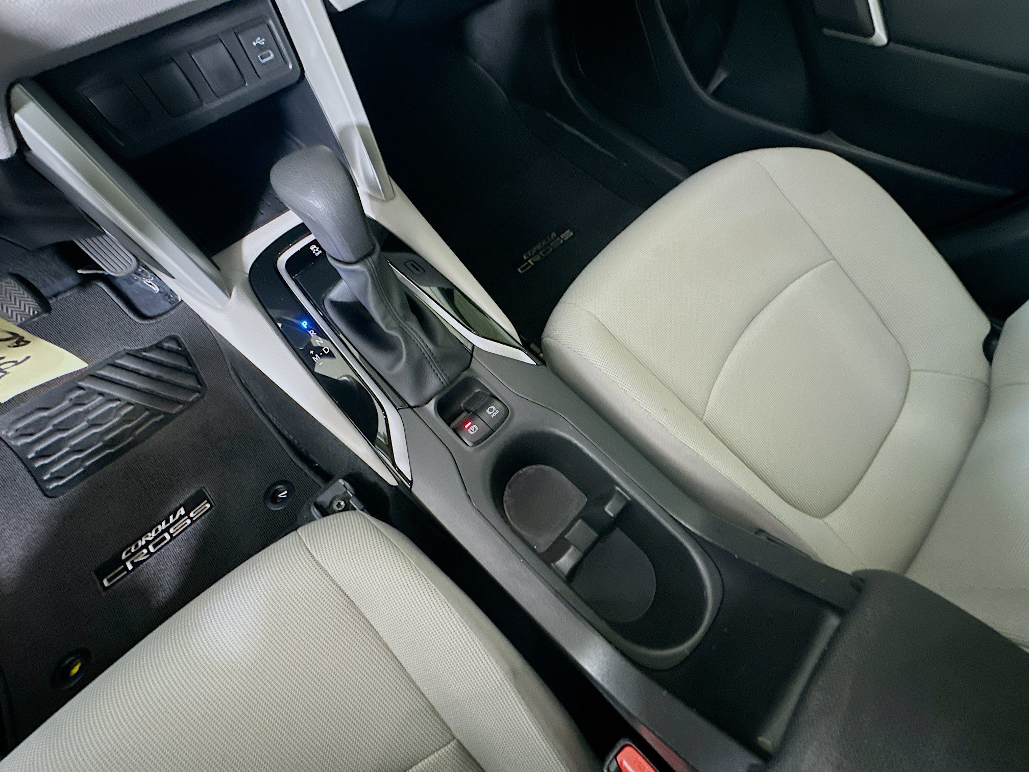 Used 2025 Jet Black Toyota L image 21