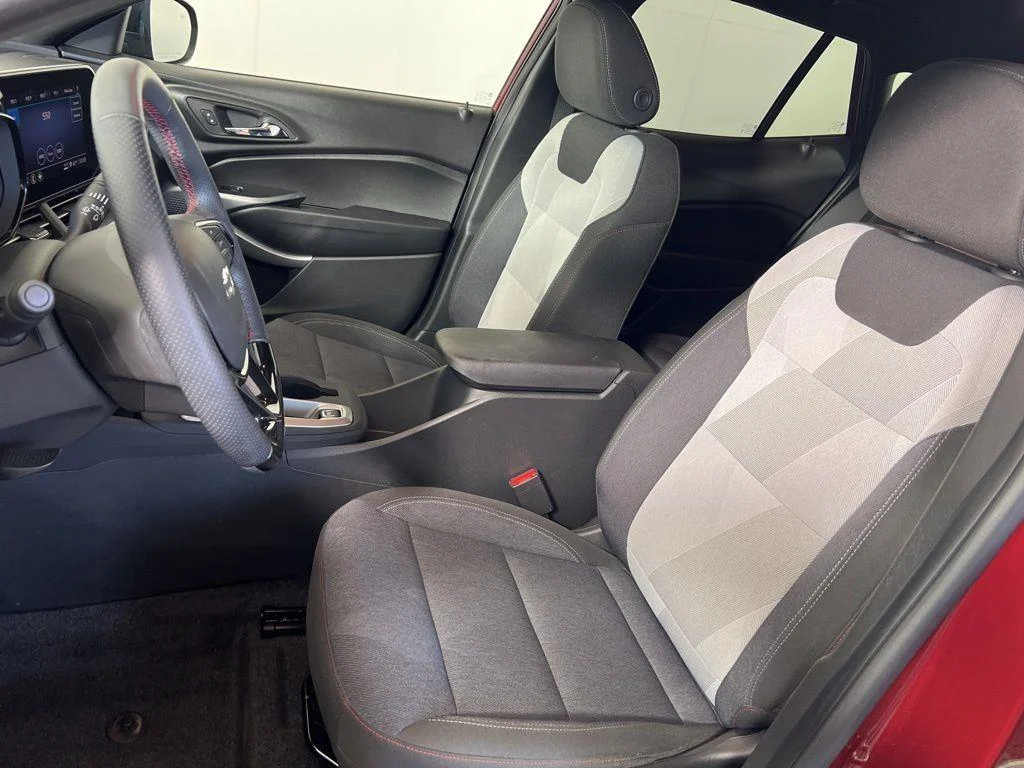 Used 2024 Crimson Chevrolet 1RS image 4