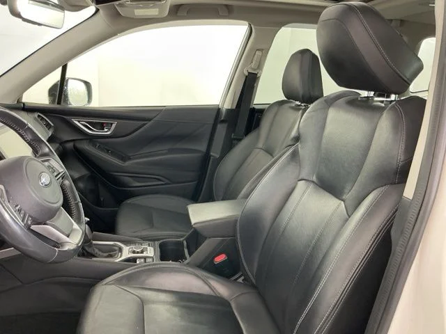 Used 2019 Crystal White Pearl Subaru Limited image 14