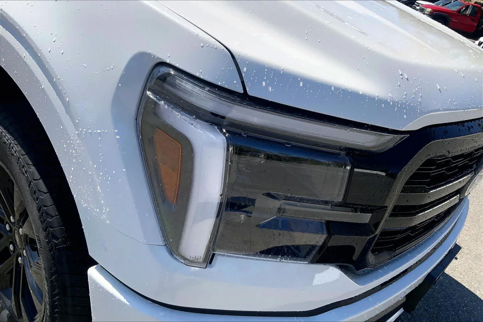 New 2026 Star White Metallic Tri-Coat Ford LARIAT image 15