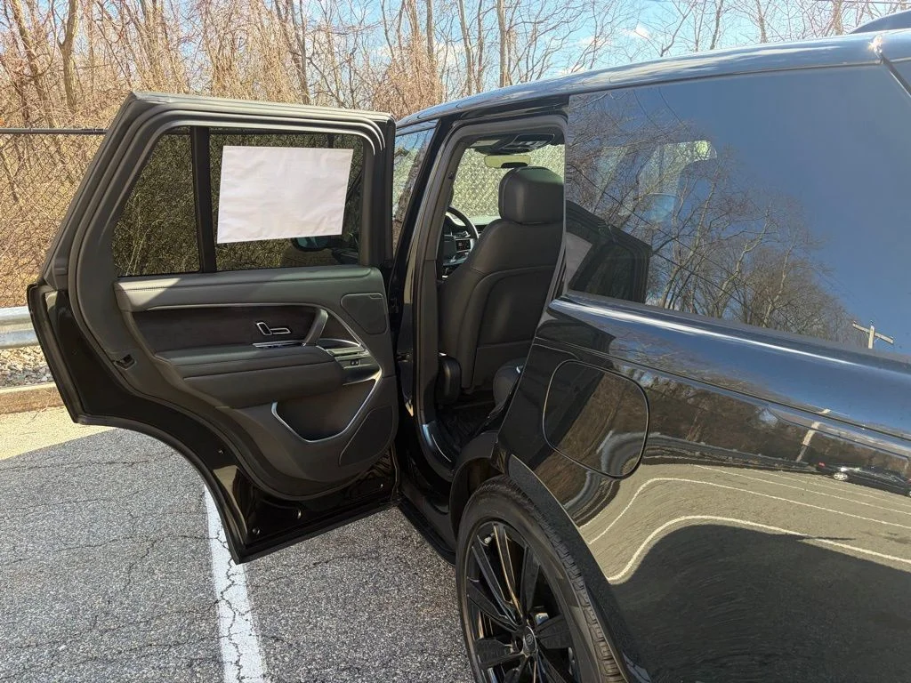 New 2025 Santorini Black Land Rover SE image 12