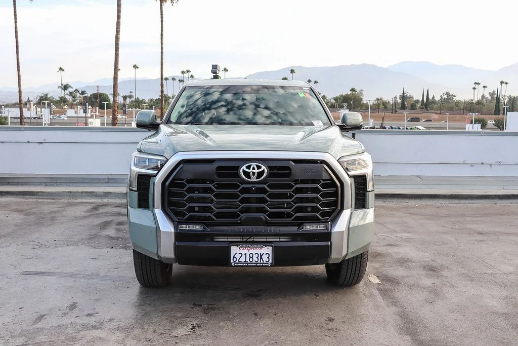 Used 2022  Toyota Limited image 3
