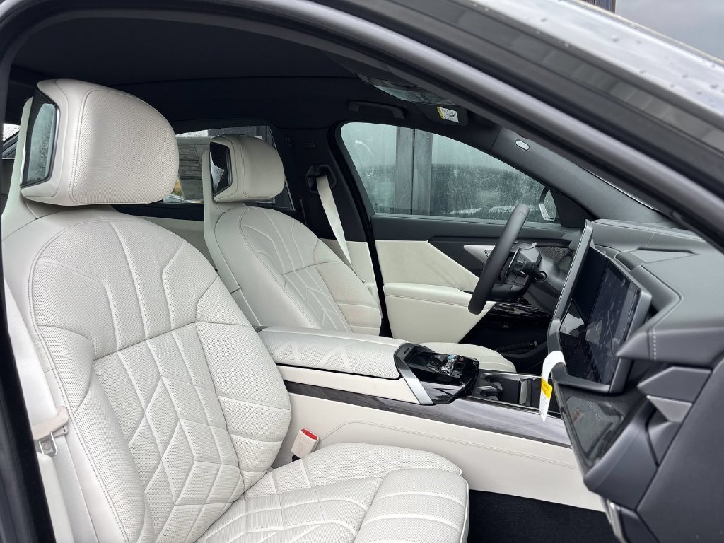 New 2027 Dravit Grey Metallic BMW  image 22