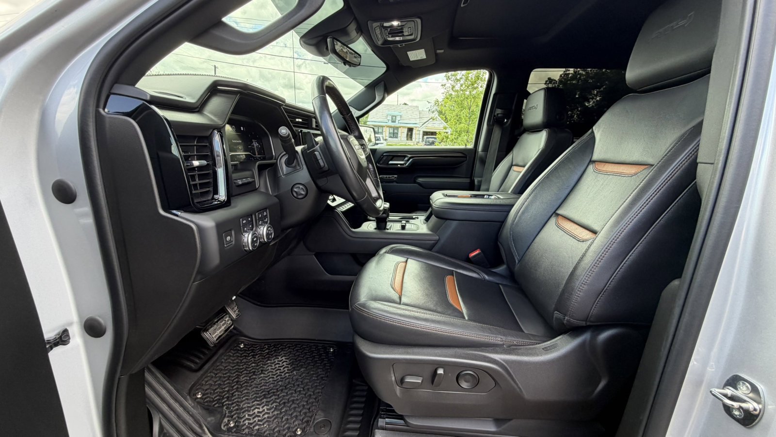 Certified Used 2022 Quicksilver Metallic GMC AT4 image 11