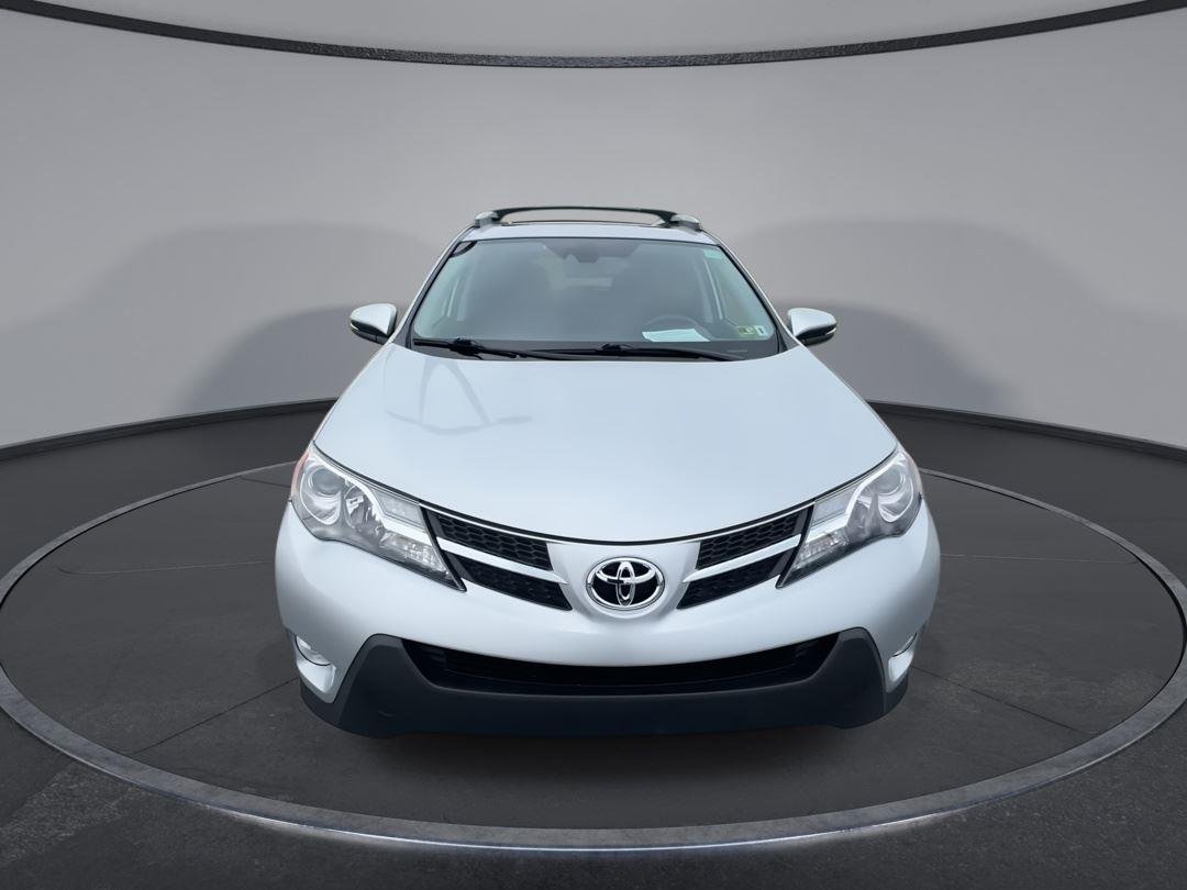 Used 2015 Classic Silver Metallic Toyota Limited image 3