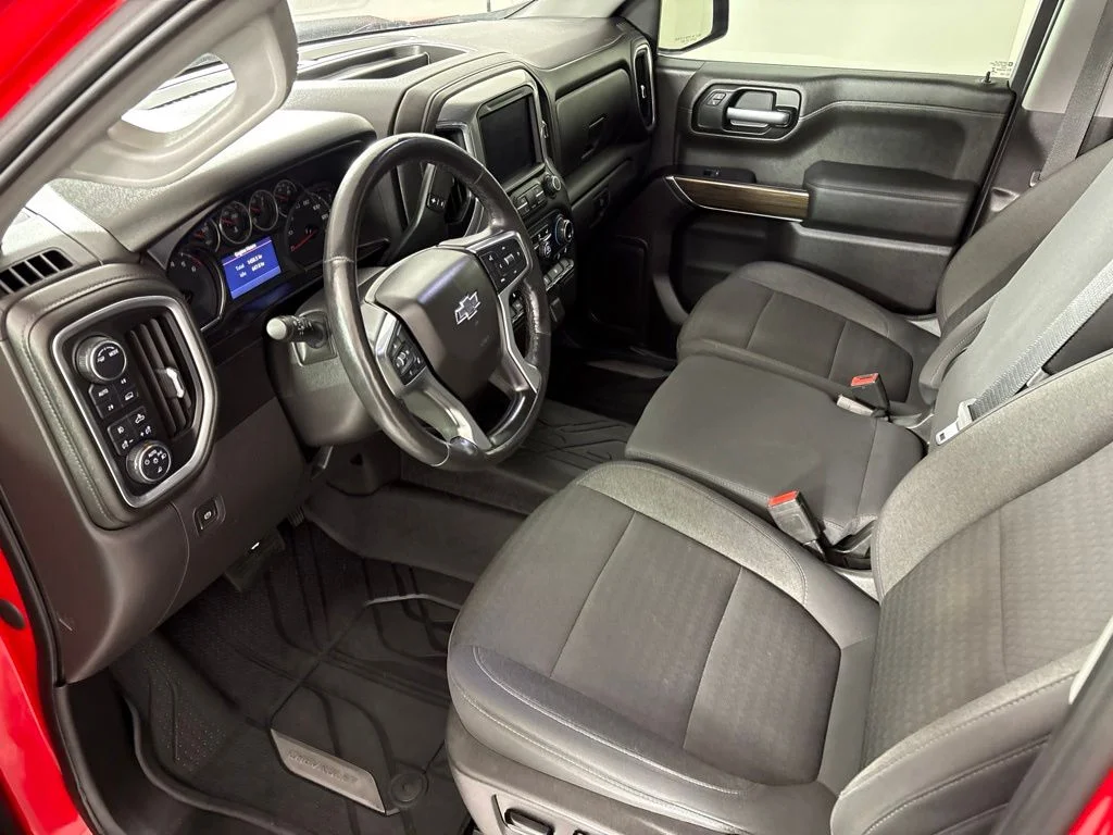 Used 2020 Red Chevrolet RST image 32