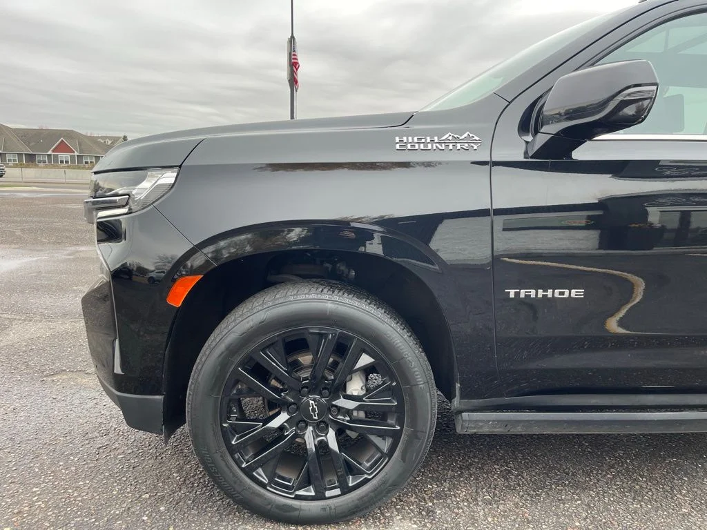 Used 2021  Chevrolet High Country image 10