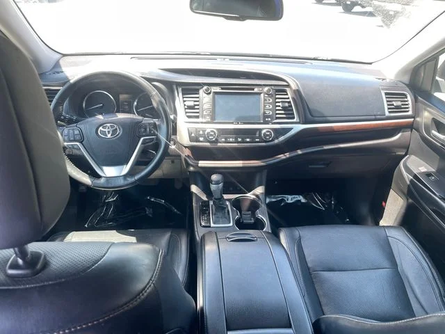 Used 2015 Predawn Gray Mica Toyota Limited Platinum V6 image 14