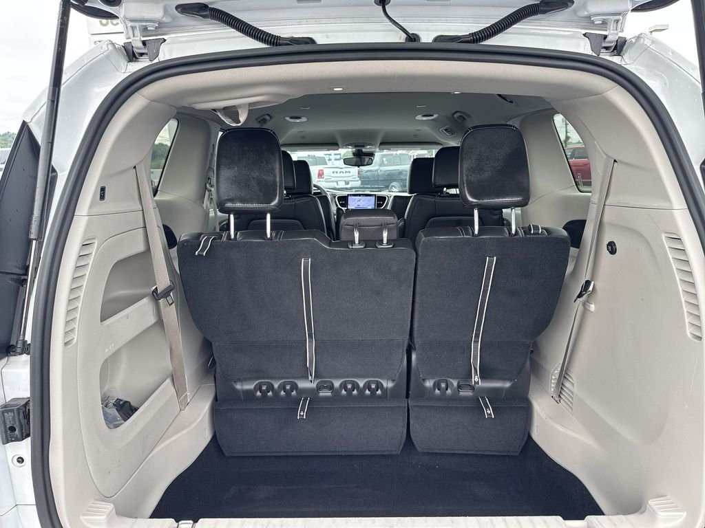 Used 2024 White Chrysler Touring L image 23
