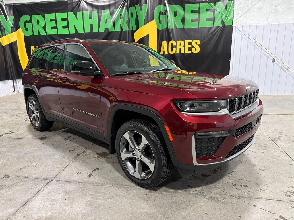 New 2026 Velvet Red Pearl-Coat Exterior Paint Jeep Limited image 2
