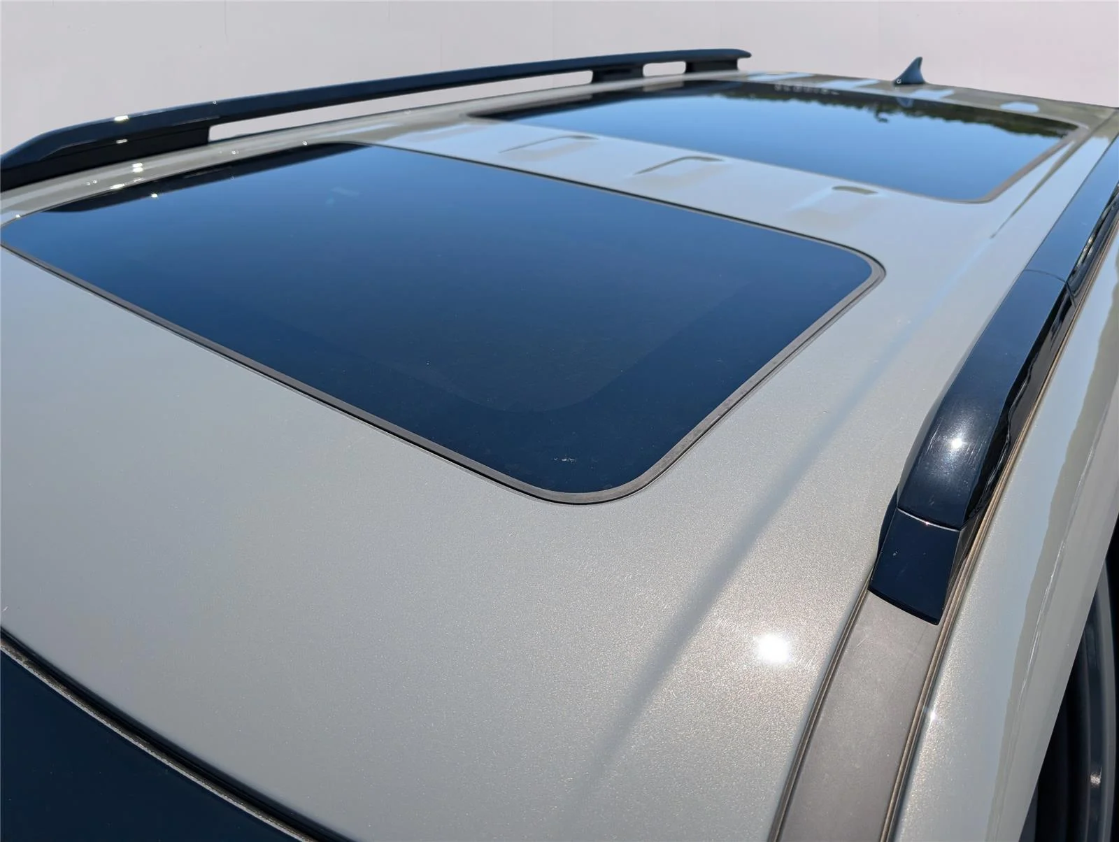 Used 2025 Hampton Gray Hyundai Limited image 40