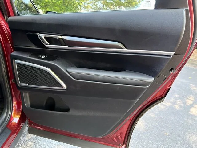 Used 2023 Red Kia S image 16
