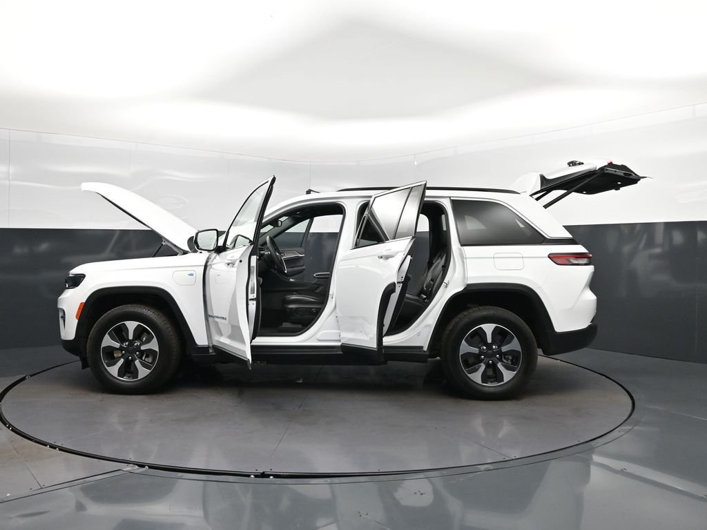 Used 2024 White Jeep 4xe image 46