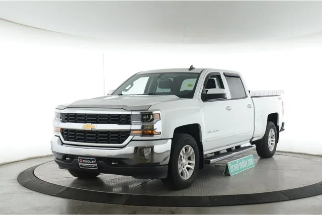 Used 2018 White Chevrolet LT image 10