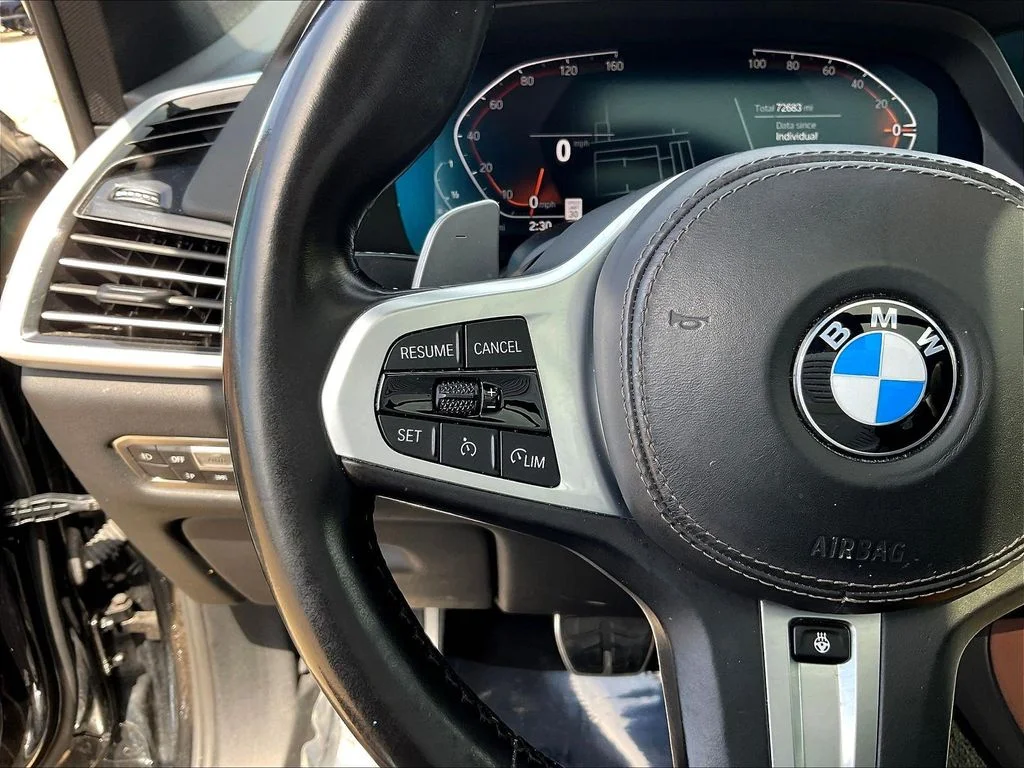 Used 2021 Black Sapphire Metallic BMW xDrive40i image 11