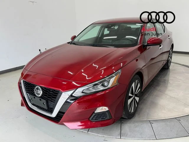 Used 2021 Red Nissan 2.5 SV image 3