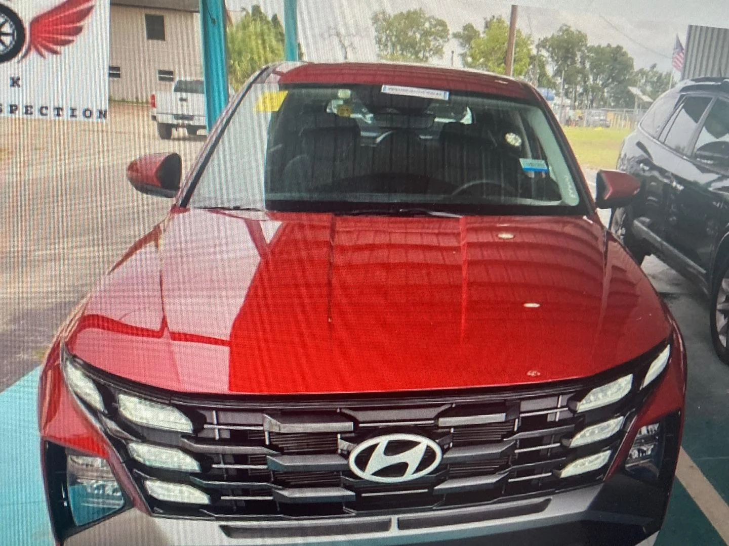 Used 2025 Ultimate Red Hyundai SE image 3