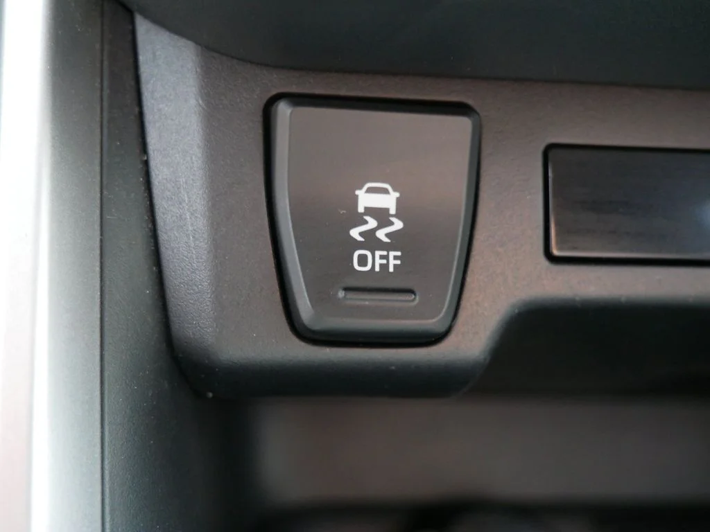 Used 2020 Silver Toyota XLE image 20