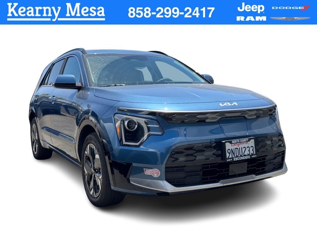 Used 2024 Blue Kia Wind image 1