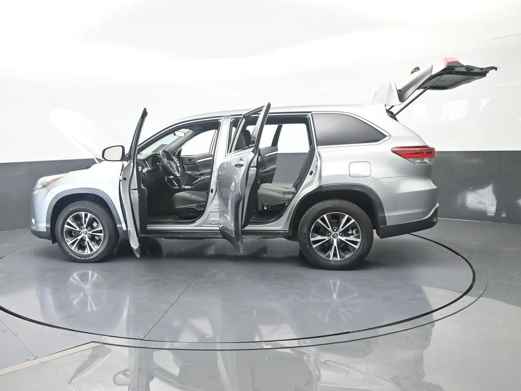 Used 2019 Celestial Silver Metallic Toyota LE image 71