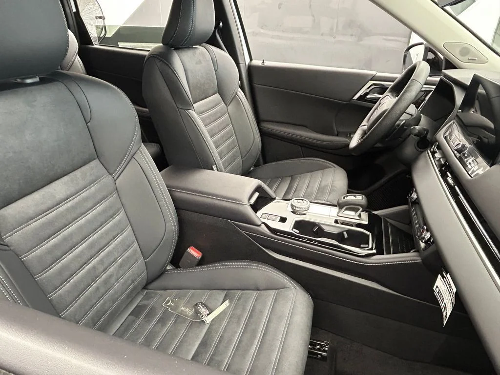New 2026 White / Black Mitsubishi Trail Edition image 53
