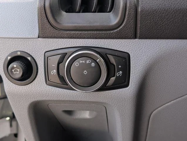 2015 Ford Transit XLT - Photo 47