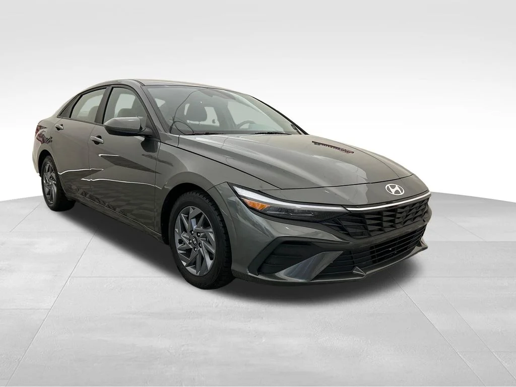 Used 2024 Gray Hyundai SEL image 8