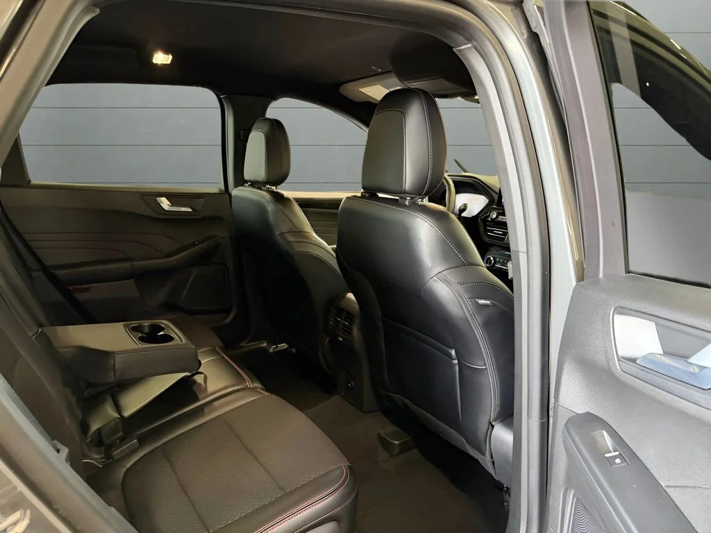 Used 2024 Gray Ford ST-Line image 27