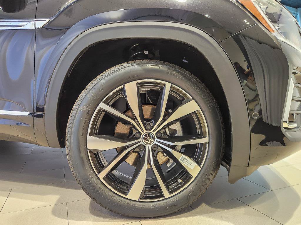 New 2026 Deep Black Pearl Volkswagen SEL Premium R-Line image 6