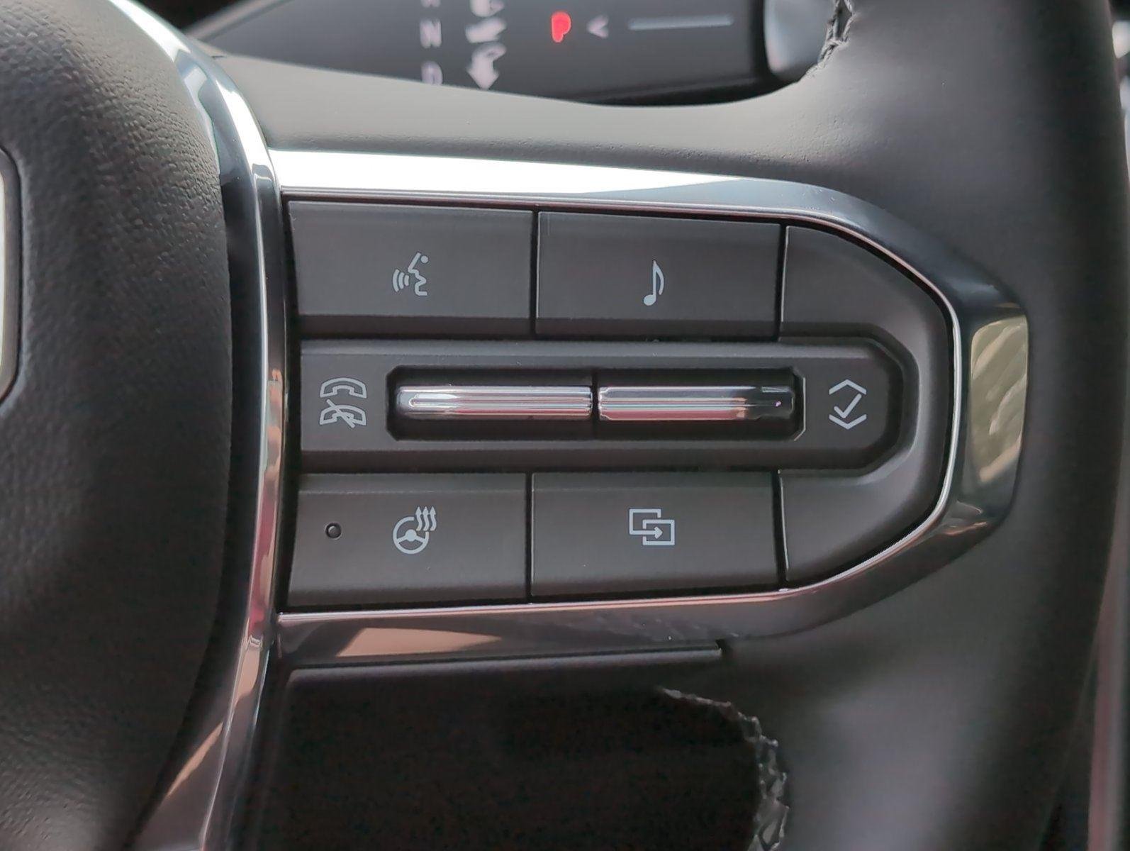 New 2026 Summit White GMC Elevation Standard Range image 15