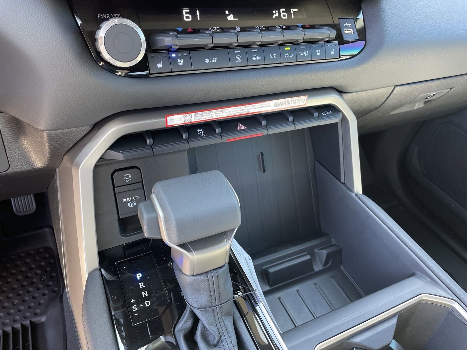 2025 Toyota Tundra Limited - Photo 23