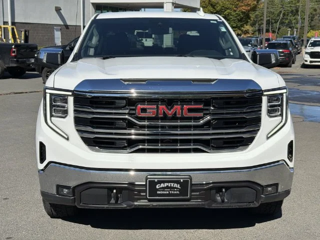 Used 2025 White GMC SLT image 15