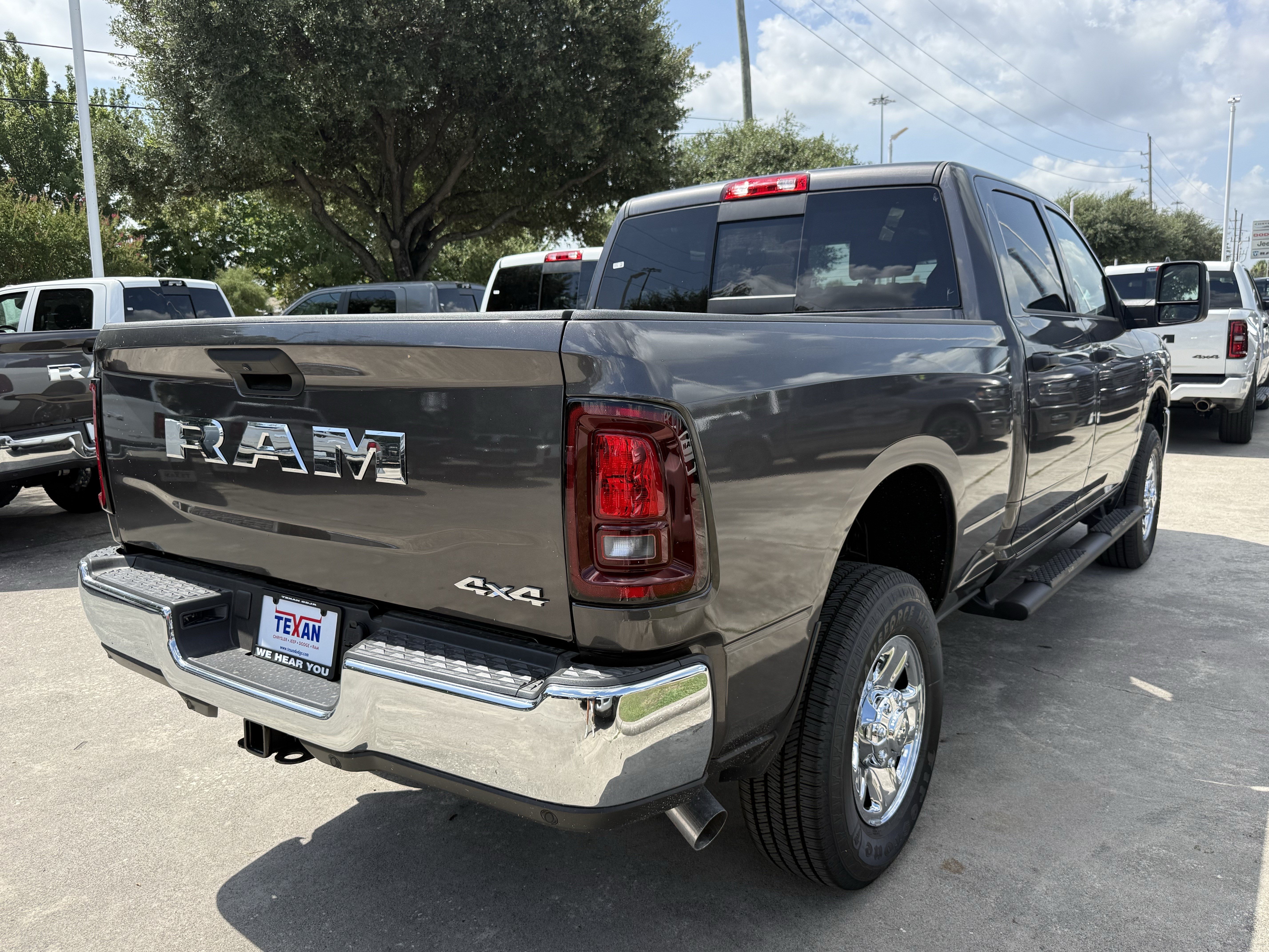 New 2026 Granite Crystal Metallic Clear-Coat Exterior Paint RAM Tradesman image 4