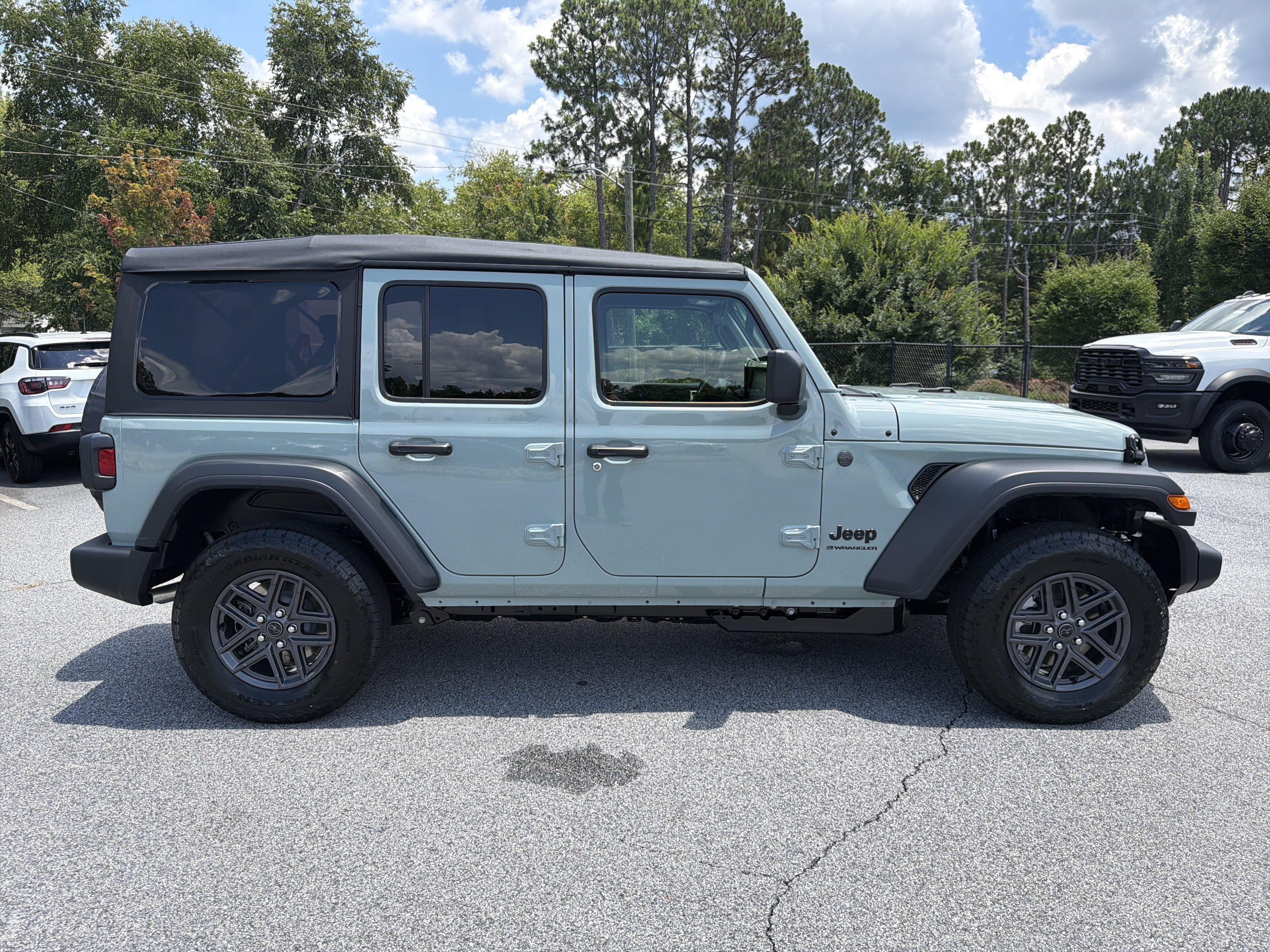 New 2026 Earl Clearcoat Jeep Sport image 9