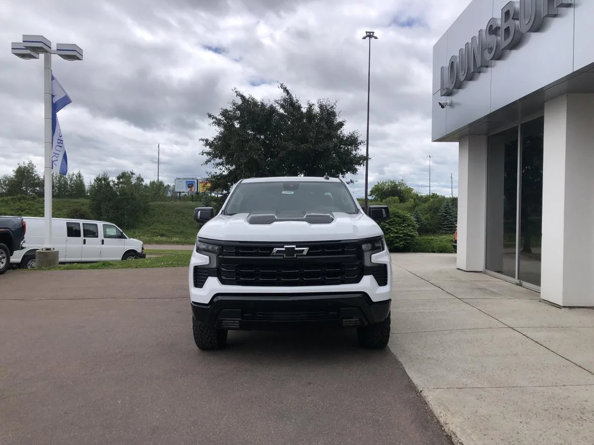 New 2026 White Chevrolet 4wd Crew Cab 147" Lt image 3