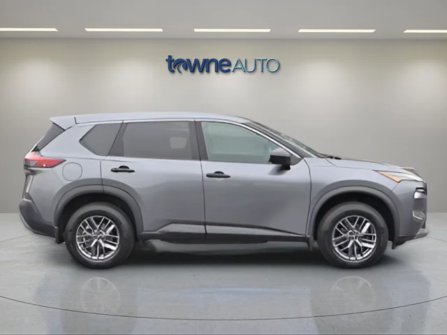 Used 2023 Gray Nissan S image 8