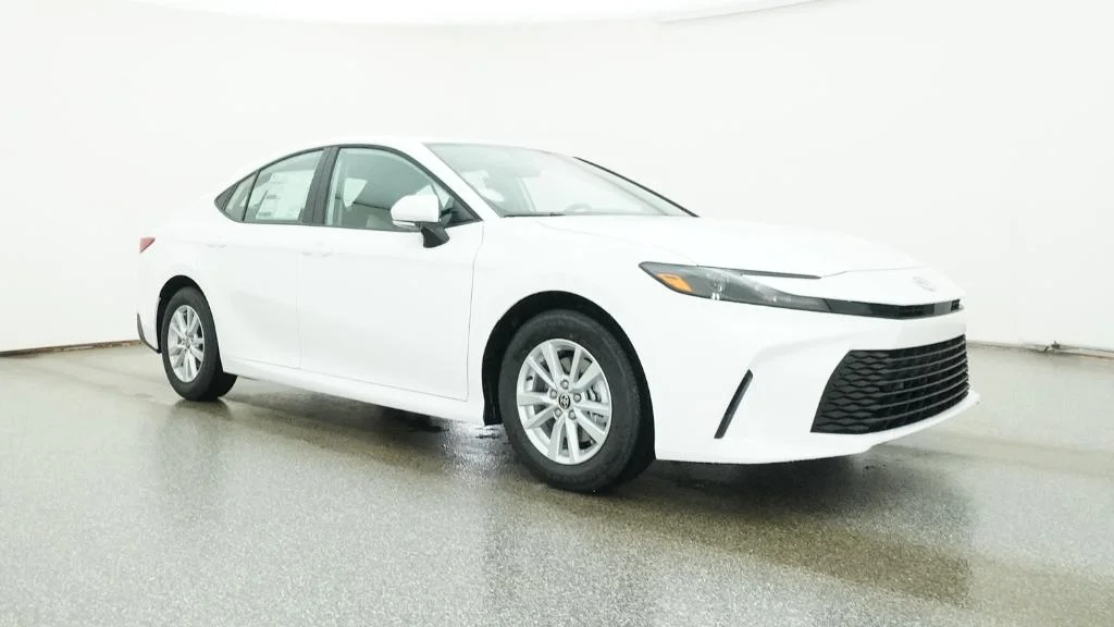 New 2026 Ice Cap Toyota LE image 17