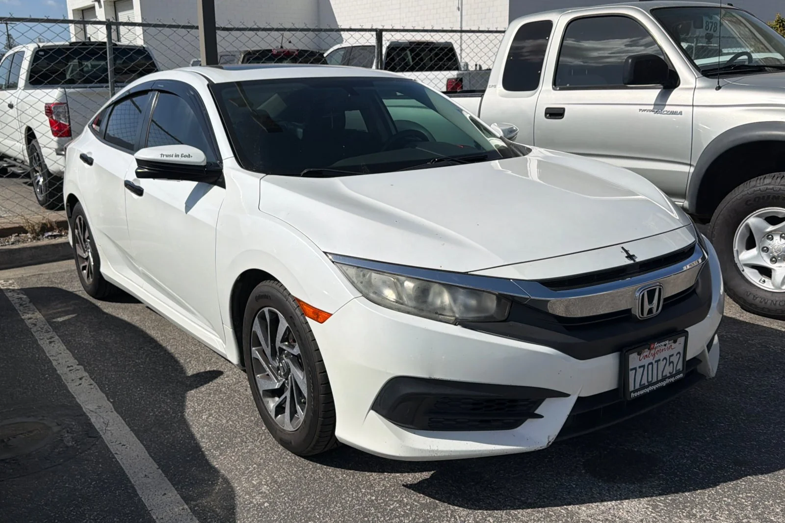 Used 2017  Honda EX image 2