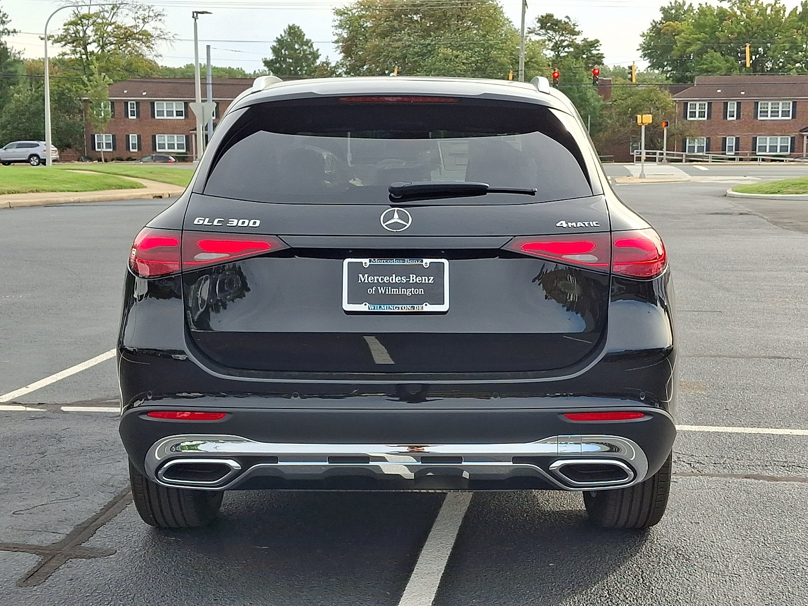 New 2027 Obsidian Black Metallic Mercedes-Benz GLC 300 image 5