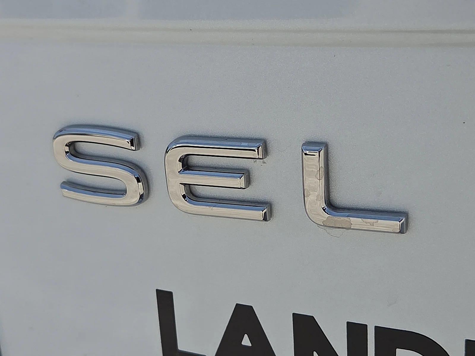 Used 2024 Opal White Pearl Volkswagen SEL R-Line image 8
