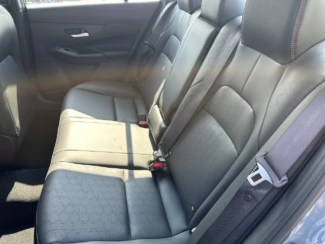 New 2026 Atlantic Gray Metallic / Super Black Two-tone Nissan SR image 33