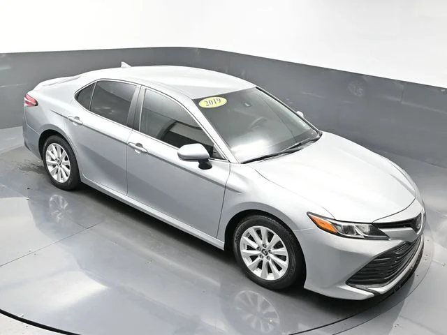 Used 2019 Silver Toyota LE image 41